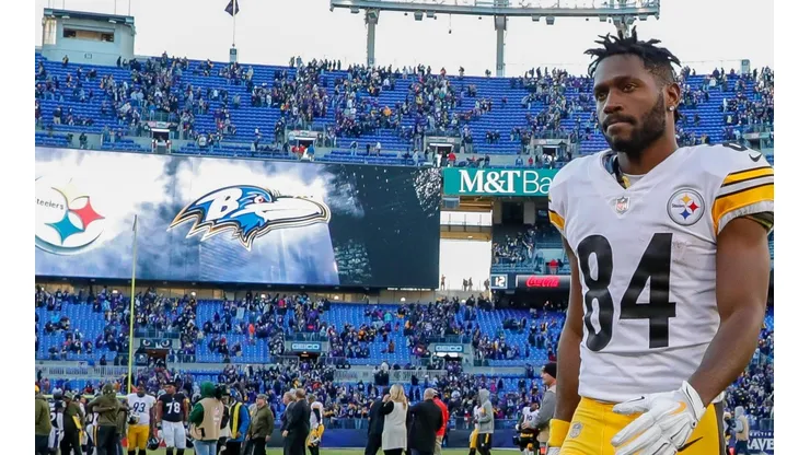 Antonio Brown ante Baltimore Ravens (Getty)