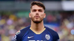 Nicolás Freire donó lockers a un centro de salud en Argentina