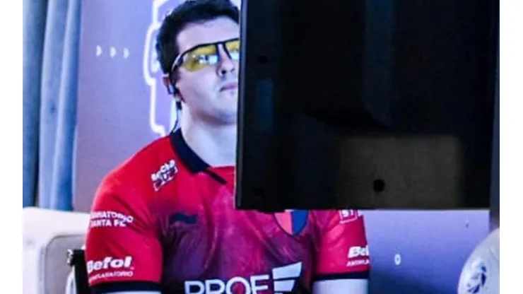 Alejandro "PastoreDios" Beresiarte es el gran campeón Movistar