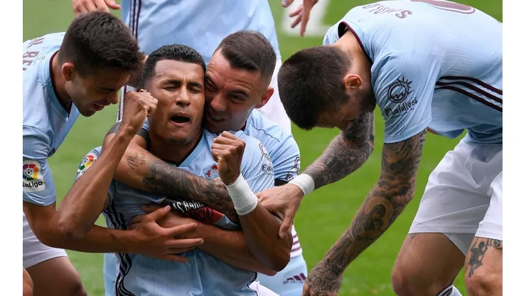 Celta de Vigo se escapó de la zona de descenso goleando ¡6-0! al Alavés