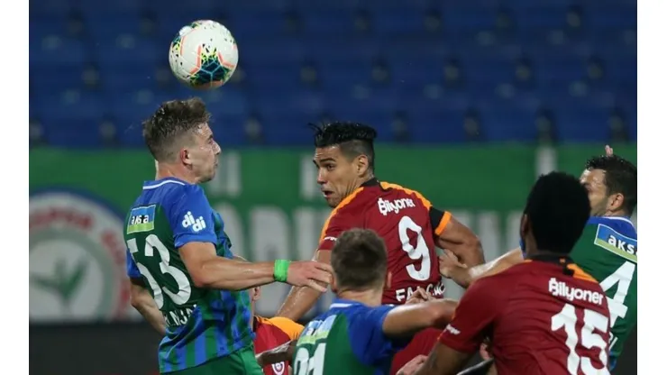 Ver GRATIS Galatasaray vs. Gaziantep: Radamel Falcao es titular