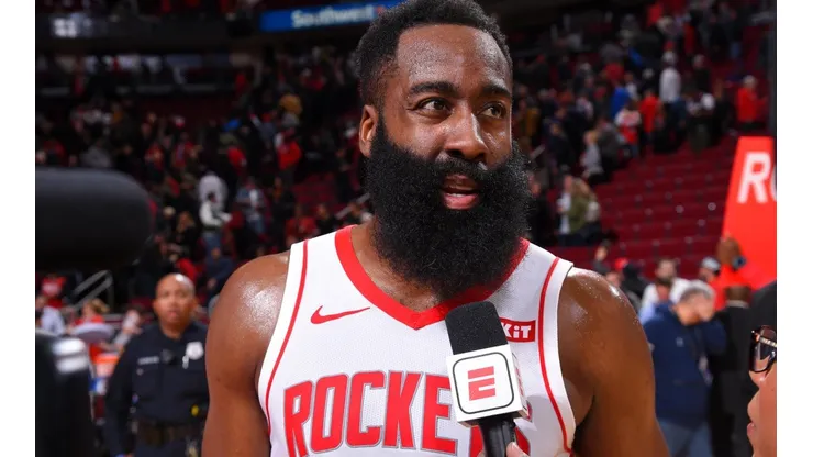 James Harden en entrevista luego de un partido (Getty)