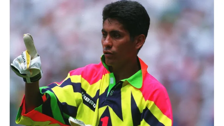 Jorge Campos reveló el origen de sus uniformes extravagantes.