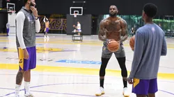 LeBron James entrenando con Anthony Davis (Getty)