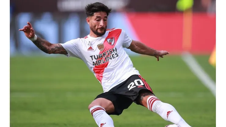 Milton Casco durante un partido de River.