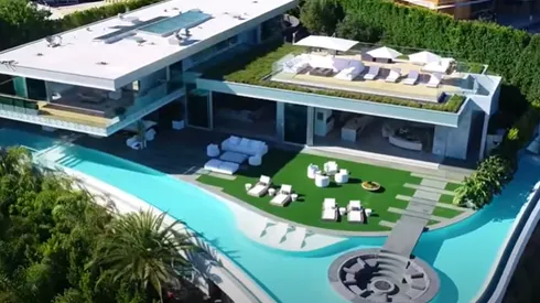 La mansión de LeBron James (@mega_mansions).