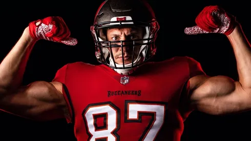 Gronkowski con la camiseta de los Buccaneers