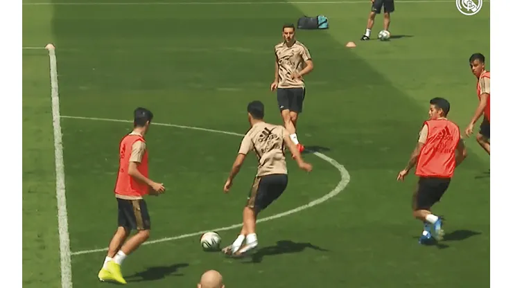 Sacaron a pasear a James: Asensio lo dejó en ridículo en la práctica