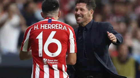 Héctor Herrera junto a Diego Simeone (Getty)