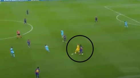 Ter Stegen se aburrió de atajar y salió hasta mitad de cancha para jugar