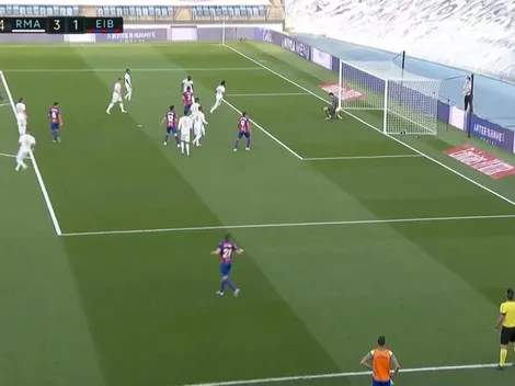 Blooper de Courtois: le pasó la pelota entre las piernas y descontó Eibar