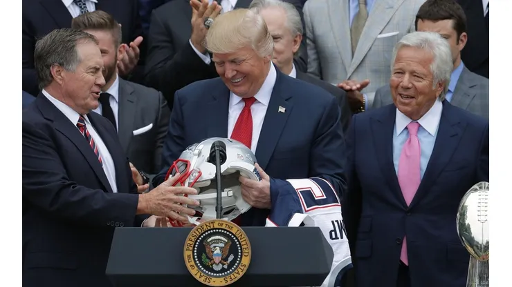 Donald Trump en reconocimiento de los Patriots.