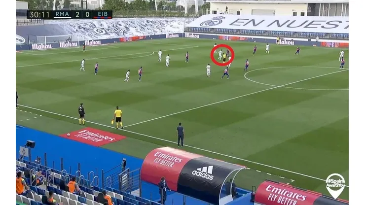 Ahí cortó y arrancó la jugada Sergio Ramos.