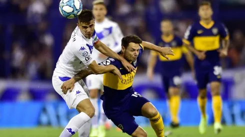 Mauro Zárate enfrentando a Vélez con Boca.