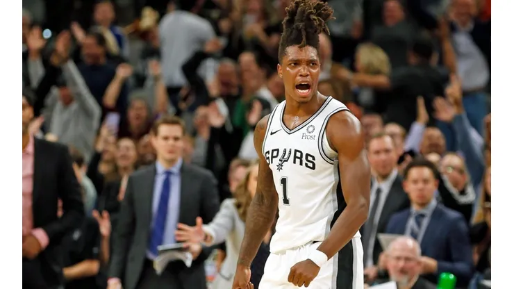 Lonnie Walker IV con San Antonio Spurs.