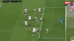 Ocampos metió una asistencia de taco de locos y Sevilla puso el 2-0