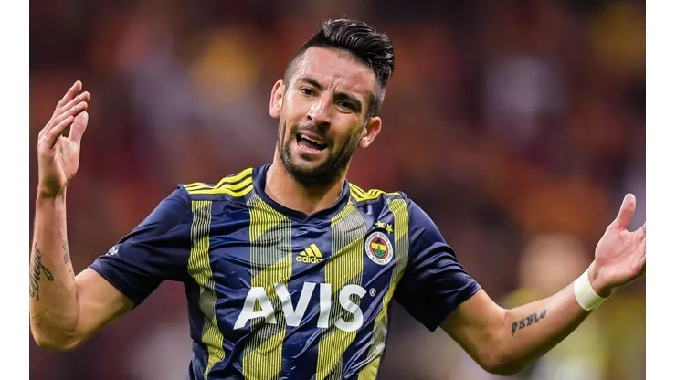 Luego de más de tres años en Turquía, Mauricio Isla anunció su salida del Fenerbahçe (Foto: Getty)