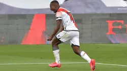 Luis Advíncula juega en el Rayo Vallecano de la segunda española.
