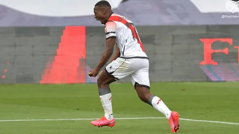 Luis Advíncula juega en el Rayo Vallecano de la segunda española.