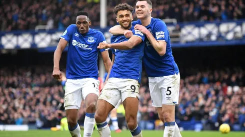 El Everton de Yerry Mina decide rebajarse el sueldo debido a la emergencia sanitaria