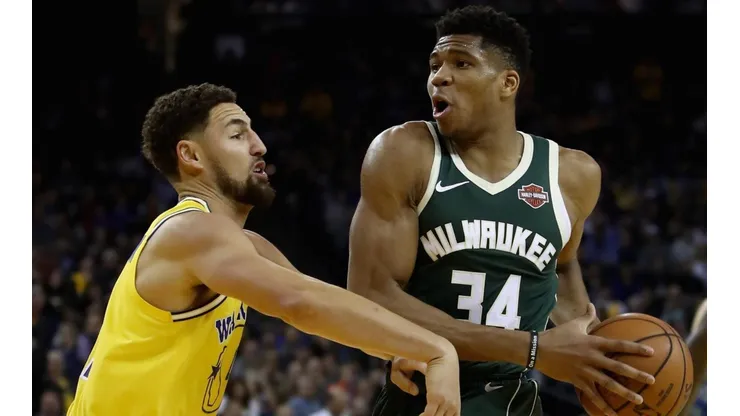 Klay Thompson y Giannis Antetokounmpo. Foto: Getty Images.