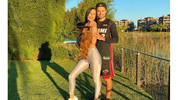Natalie Weber junto a Mauro Zárate.