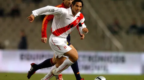Claudio Pizarro supo lo que es enfrentarse a España con Perú.