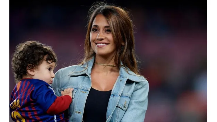Antonela Roccuzzo junto a Ciro Messi.
