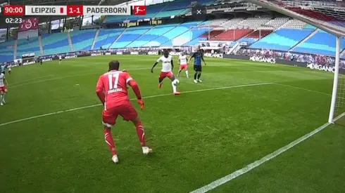 Imagina estar 1-1 y que tu equipo erre este gol a los 92'