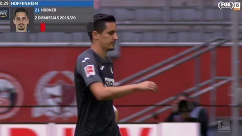 Roja directa a los 7': el capitán del Hoffenheim pegó un codazo en la cara
