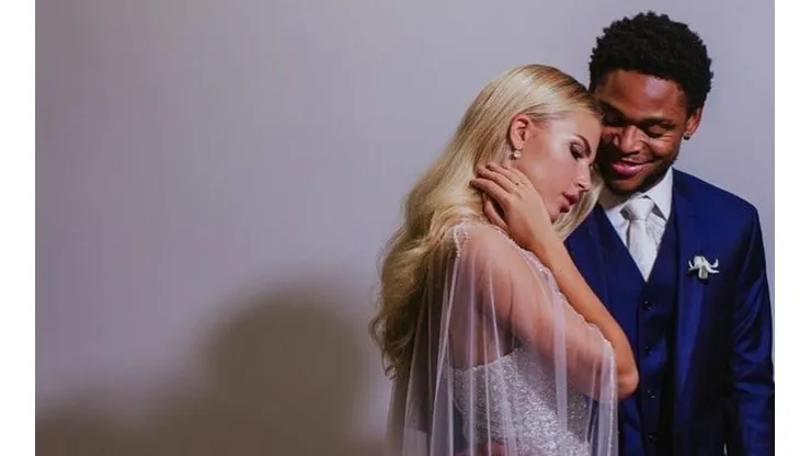 Luiz Adriano junto a Ekaterina Dorozhko.