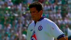 Carlos Hermosillo anotó el gol de oro que le dio el título a Cruz Azul en el Invierno 97. Foto: Captura de pantalla