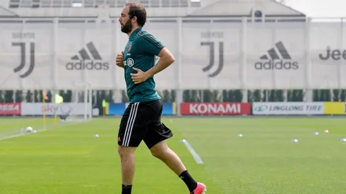 El estado físico de Higuaín, blanco de los memes en las redes sociales