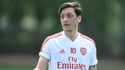 Por qué adidas no le renovaría contrato a Mezut Özil