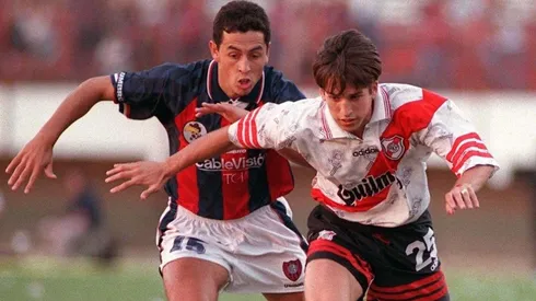 Ariel Montenegro enfrentando a River.