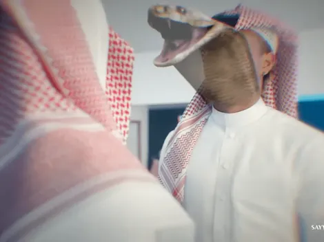 André Carrillo protagonizó divertido video con oriental vestimenta