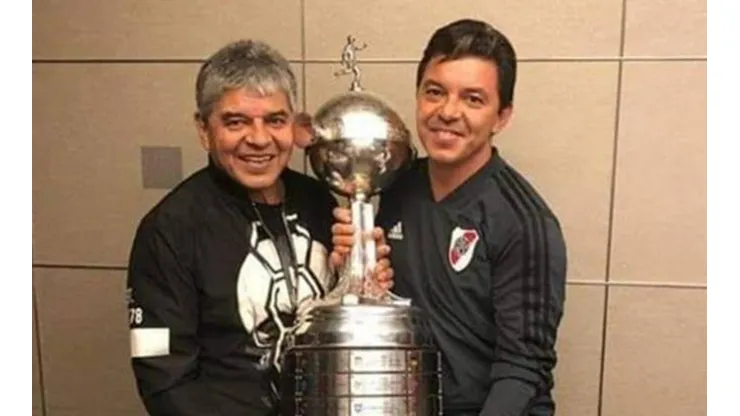 El papá de Gallardo mostró su museo y reveló la camiseta más preciada que tiene