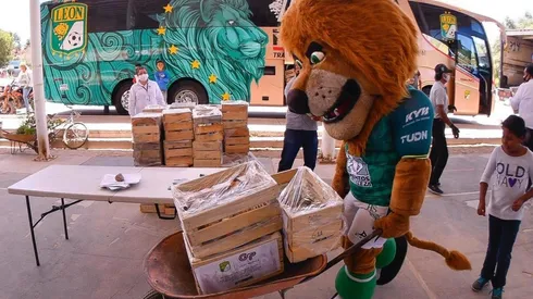 La mascota del equipo se encargó de estar presente.