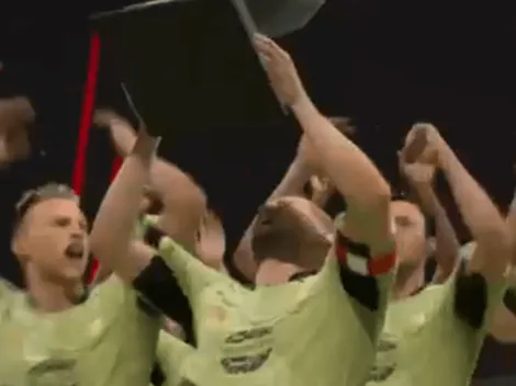 Un águila dorada voló fuerte y gritó campeón