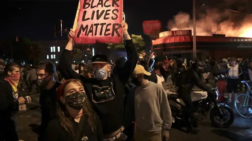 El caso George Floyd, la causa de la unión entre Nike y adidas