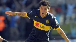 Gary Medel festejando un gol en Boca.