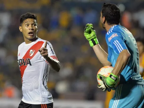 Todo un Romeo Santos: Teo subió foto partiéndole la boca a su mujer