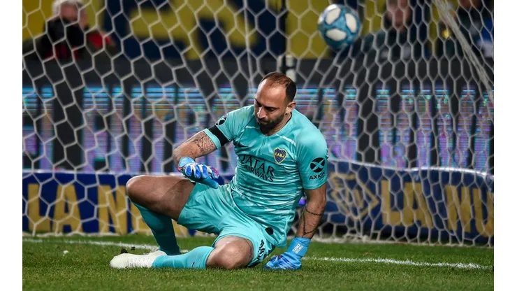 Foto de Marcos Diaz atajando en Boca.