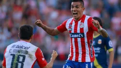 Luis Reyes celebrando gol de Atlético San Luis con Camilo Mayada (Getty Images)