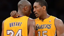 Kobe Bryant y Metta World Peace. Foto: Getty.