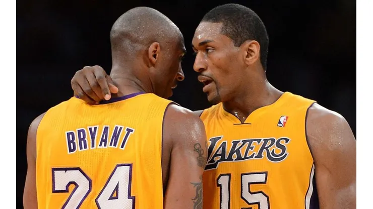 Kobe Bryant y Metta World Peace. Foto: Getty.