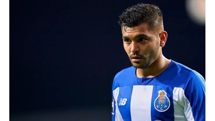 Gigante de la Premier League quiere a Tecatito