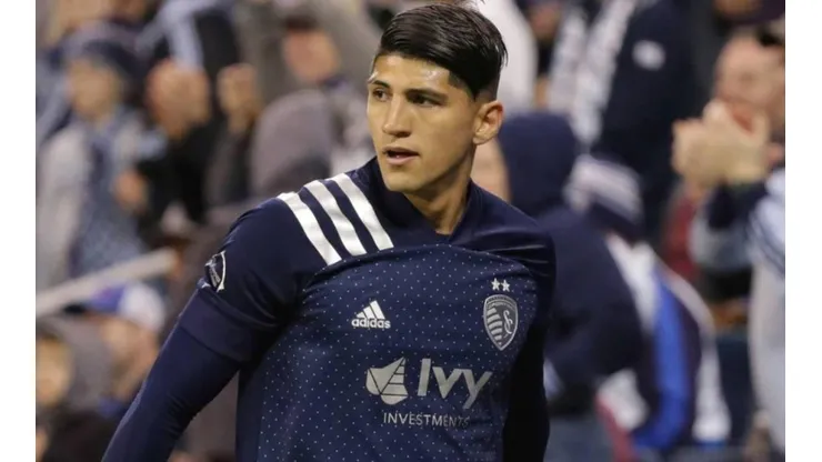 No le dieron alternativa: Alan Pulido tuvo que elegir si jugaría en Rayados o en el América