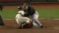 Buster Posey en el choque contra Scott Cousins. Foto: captura de pantalla ESPN.