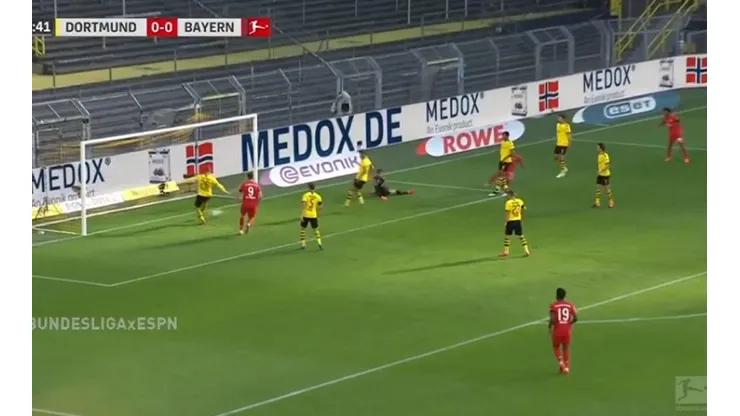 De taco: la lujosa salvada de Piszczek en la línea contra el Bayern